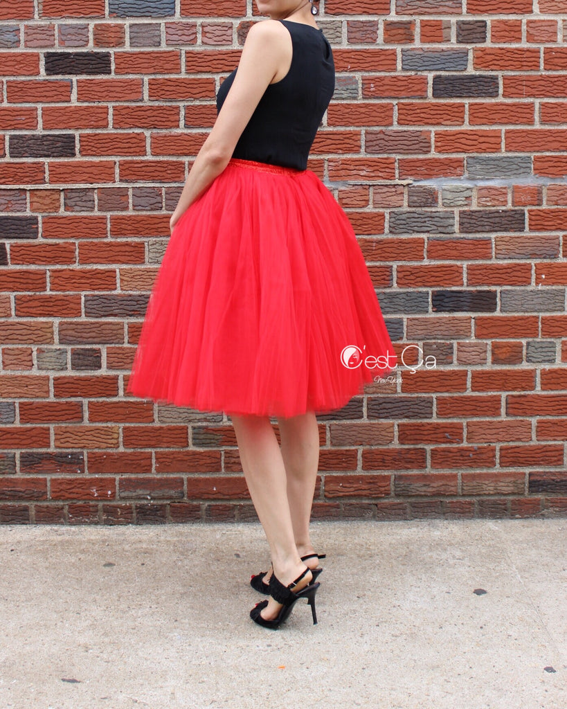 Knee length hotsell red tulle skirt